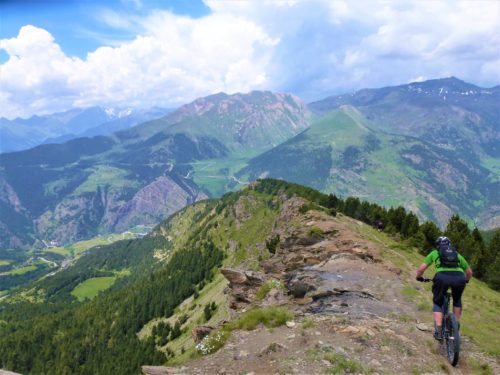 Blue skies above Ridgelliner enduro mountain biking andorra